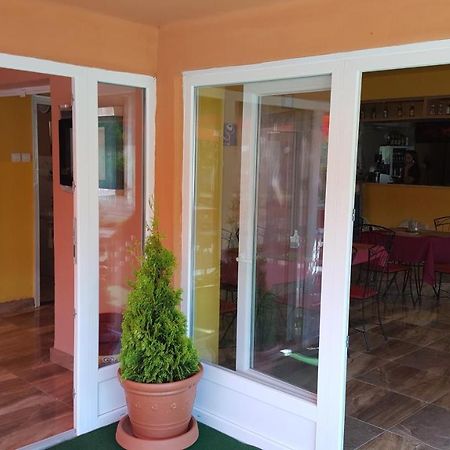 Havanna Etterem Es Vendeghaz Hotel Putnok Ngoại thất bức ảnh