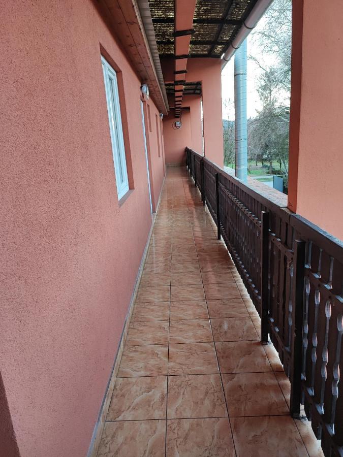 Havanna Etterem Es Vendeghaz Hotel Putnok Ngoại thất bức ảnh