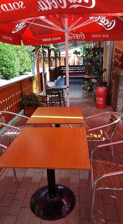 Havanna Etterem Es Vendeghaz Hotel Putnok Ngoại thất bức ảnh