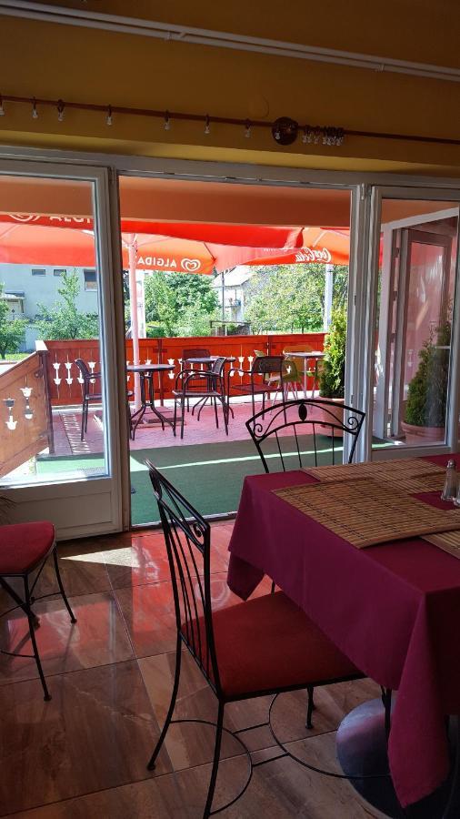 Havanna Etterem Es Vendeghaz Hotel Putnok Ngoại thất bức ảnh